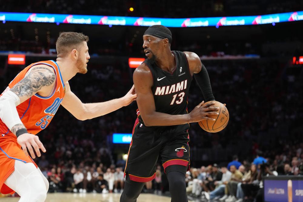 与首发中锋 与首发中锋