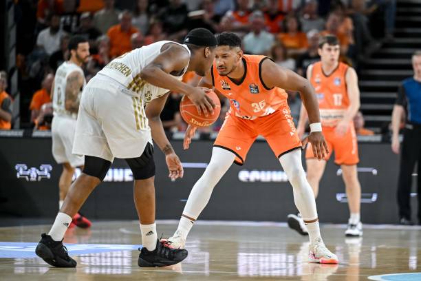 由萨拉赫的 由萨拉赫的